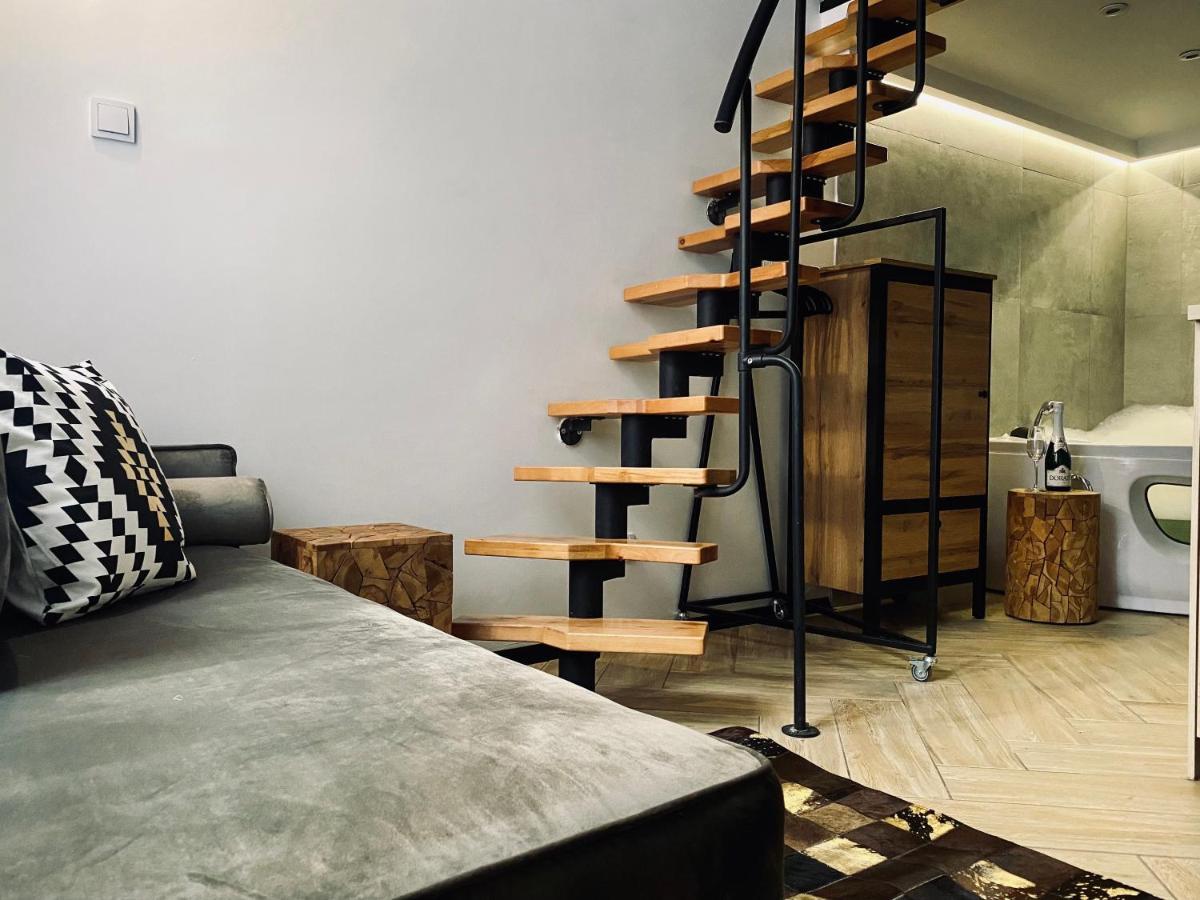 Premium Jacuzzi For Couples, Old Town Apartament